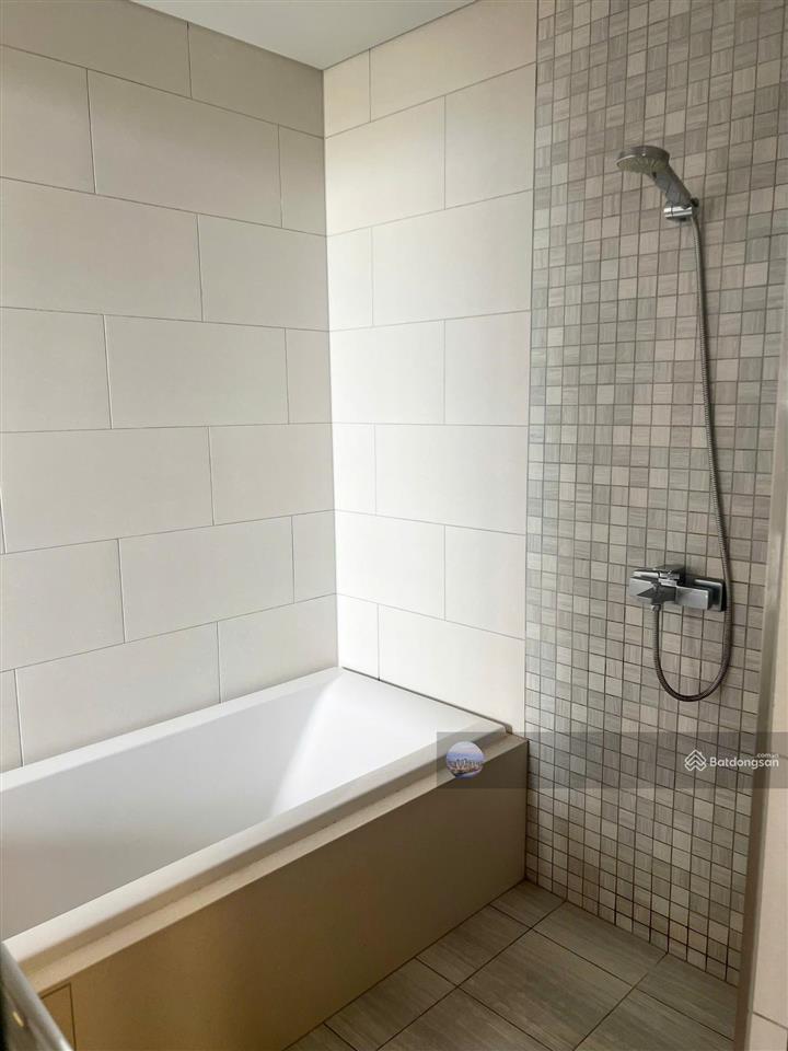 Bán căn 3pn  2wc waterina suite, view sông sài gòn, full nội thất có hđ thuê 33tr/th chỉ 16 tỷ