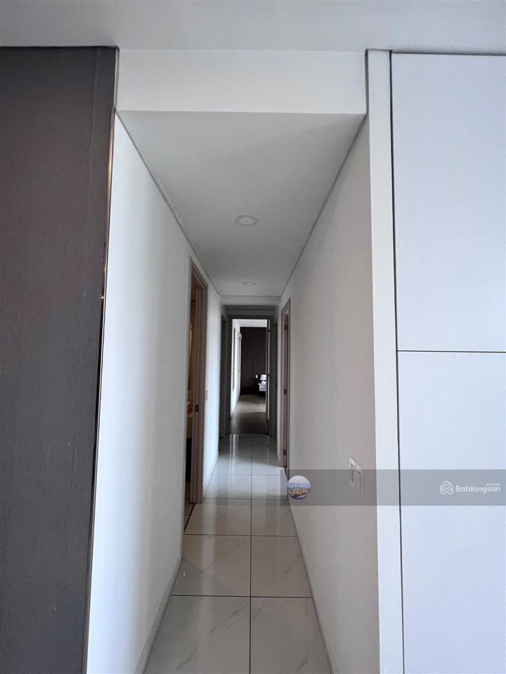 Bán căn 3pn  2wc waterina suite, view sông sài gòn, full nội thất có hđ thuê 33tr/th chỉ 16 tỷ