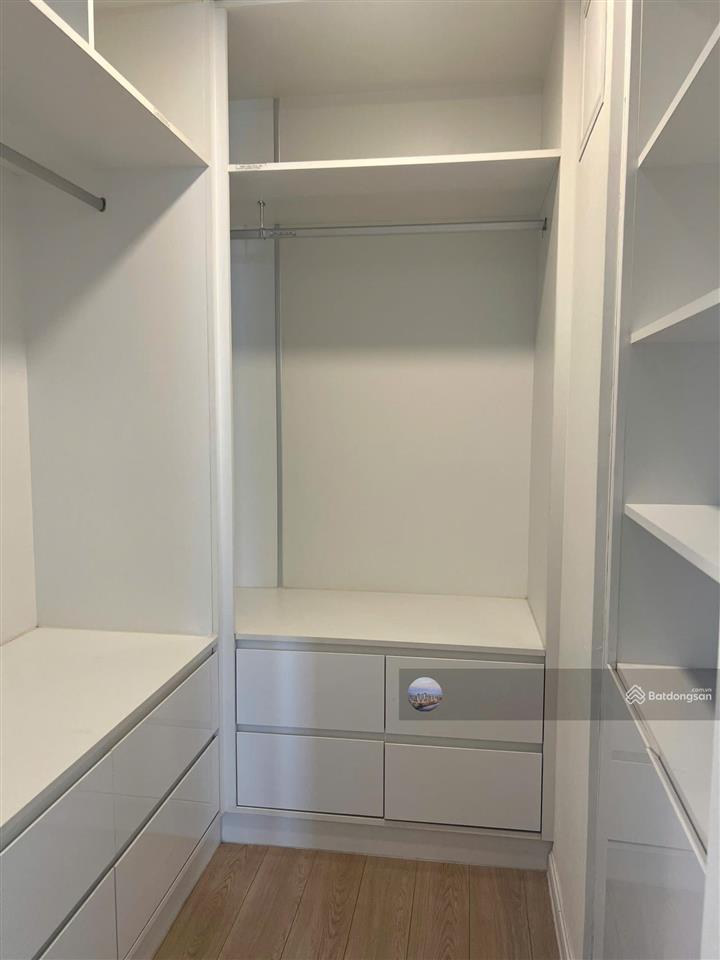 Bán căn 3pn  2wc waterina suite, view sông sài gòn, full nội thất có hđ thuê 33tr/th chỉ 16 tỷ