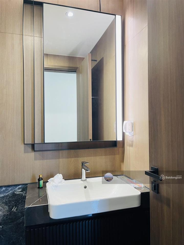 Bán căn 2pn  72m2 lumiere riverside, view landmark 81, giá chỉ 10,7 tỷ