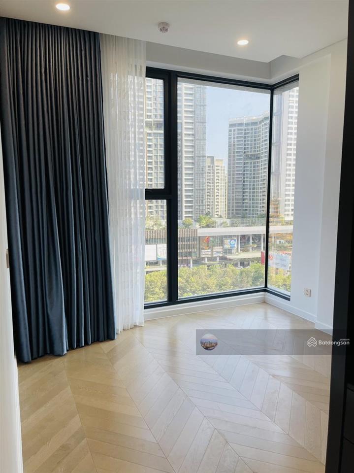 Bán căn 2pn  72m2 lumiere riverside, view landmark 81, giá chỉ 10,7 tỷ