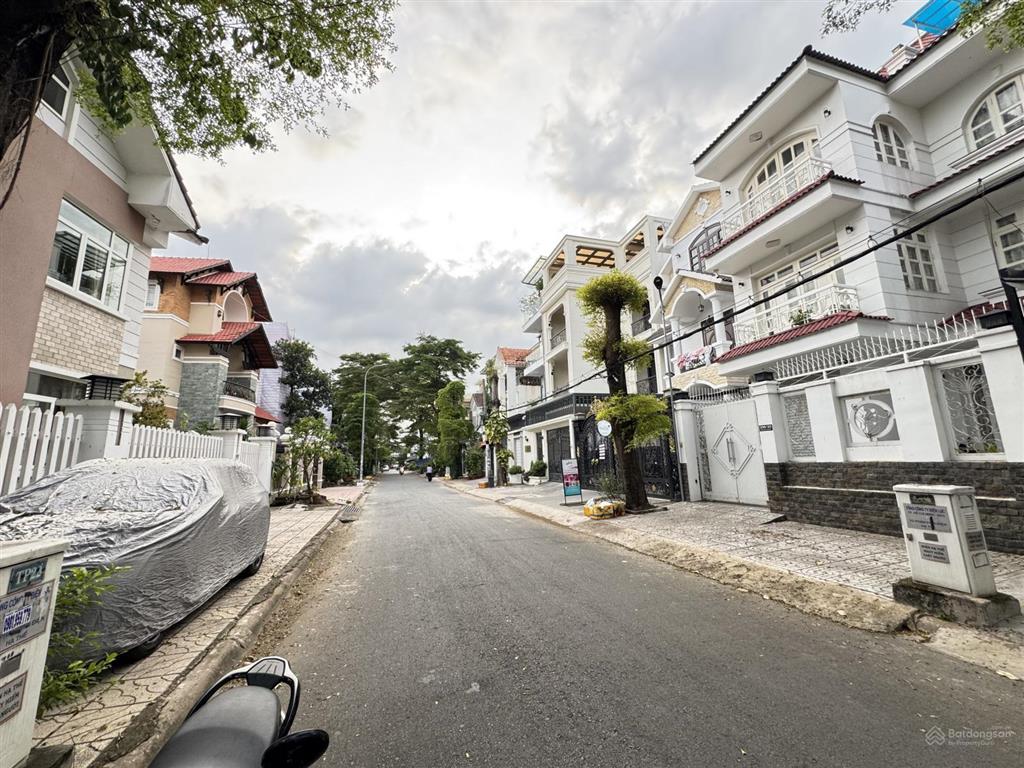 Bán đất biệt thự bình lợi p13  ngang 7m hiếm có  cách sông sg 100m  giá 19.5 tỷ