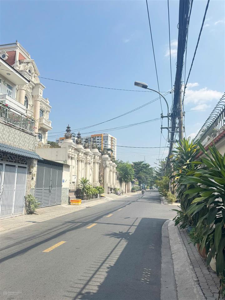 Bán đất mt đường 17 hbc  sát sông sài gòn & tttm gigamall  khu víp bs hbc, xây dựng tự do 5 tầng.