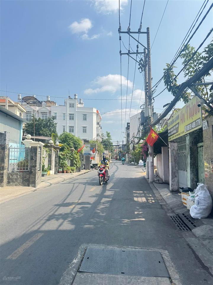 Bán đất mt đường 17 hbc  sát sông sài gòn & tttm gigamall  khu víp bs hbc, xây dựng tự do 5 tầng.
