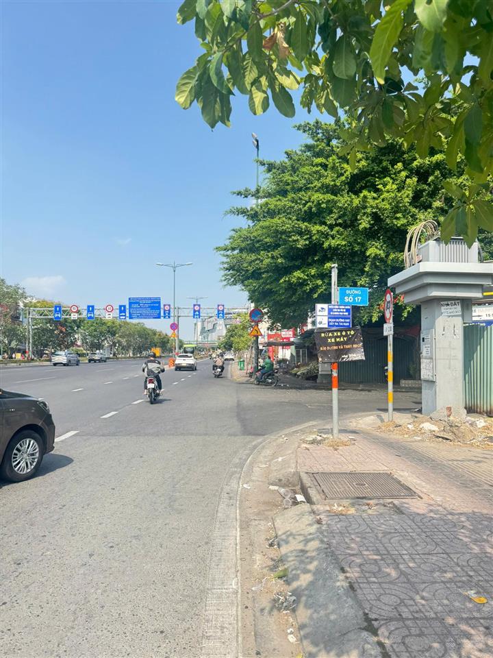 Bán đất mt đường 17 hbc  sát sông sài gòn & tttm gigamall  khu víp bs hbc, xây dựng tự do 5 tầng.