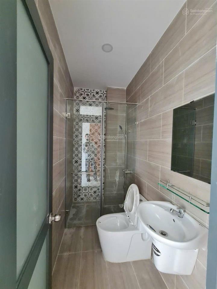 Nhà 4 lầu 1 tum có lửng  đường 20 phạm văn đồng ngay tttm gigamall khu bên sông hiệp bình chánh