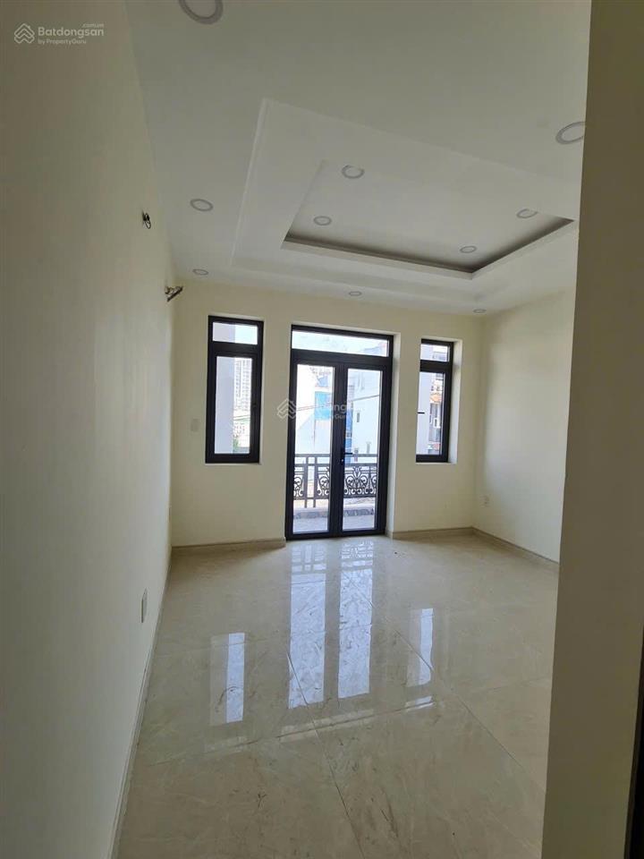 Nhà 4 lầu 1 tum có lửng  đường 20 phạm văn đồng ngay tttm gigamall khu bên sông hiệp bình chánh