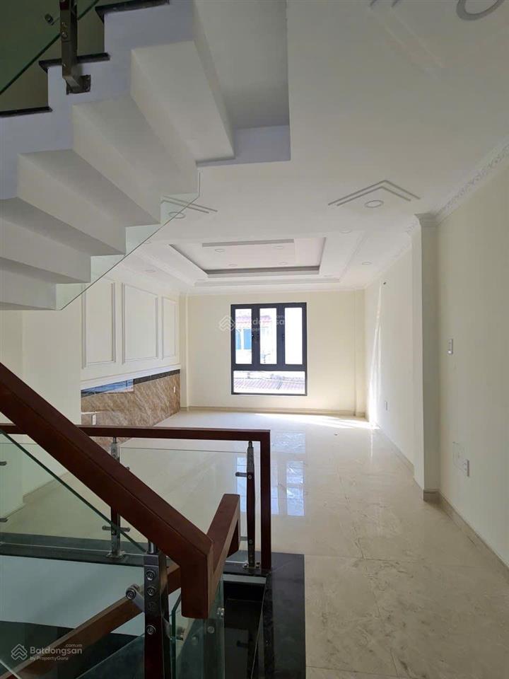 Nhà 4 lầu 1 tum có lửng  đường 20 phạm văn đồng ngay tttm gigamall khu bên sông hiệp bình chánh