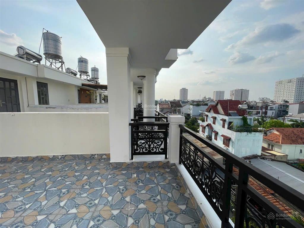 Nhà 4 lầu 1 tum có lửng  đường 20 phạm văn đồng ngay tttm gigamall khu bên sông hiệp bình chánh