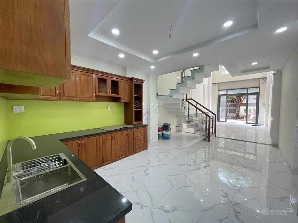 Nhà 4 lầu 1 tum có lửng  đường 20 phạm văn đồng ngay tttm gigamall khu bên sông hiệp bình chánh