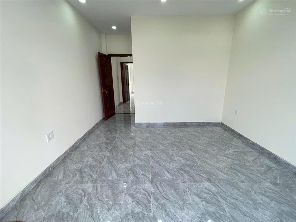 Nhà 4 lầu 1 tum có lửng  đường 20 phạm văn đồng ngay tttm gigamall khu bên sông hiệp bình chánh