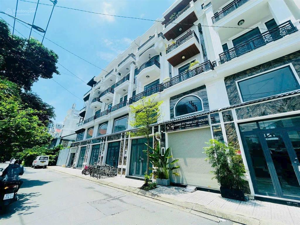 Nhà 4 lầu 1 tum có lửng  đường 20 phạm văn đồng ngay tttm gigamall khu bên sông hiệp bình chánh