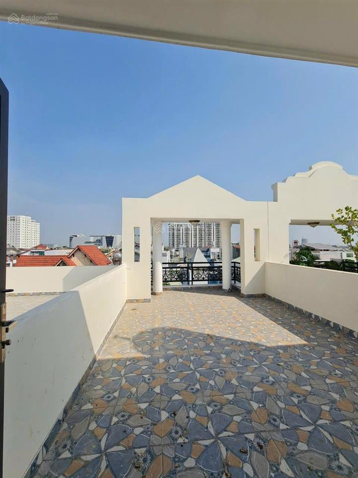 Nhà 4 lầu 1 tum có lửng  đường 20 phạm văn đồng ngay tttm gigamall khu bên sông hiệp bình chánh