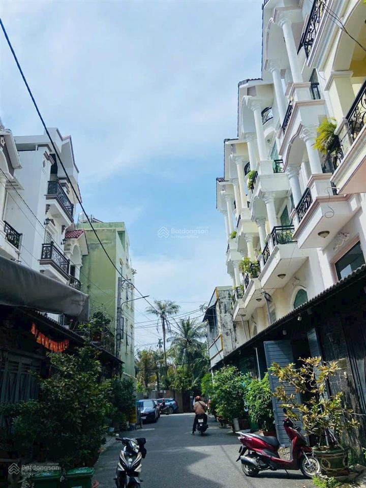 Nhà 4 tầng có lửng 4,5m x 14m  ngay chợ hiệp bình gần tttm gigamall  giáp đường phạm văn đồng.
