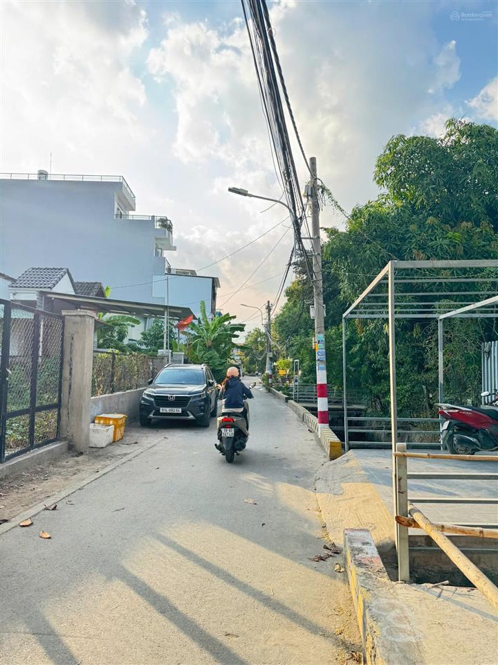 Nhà trệt lửng 113m2 full thổ ngang 4,35m nở hậu  giá hấp dẫn 6,99 tỷ tl  ngay trường c2 linh đông