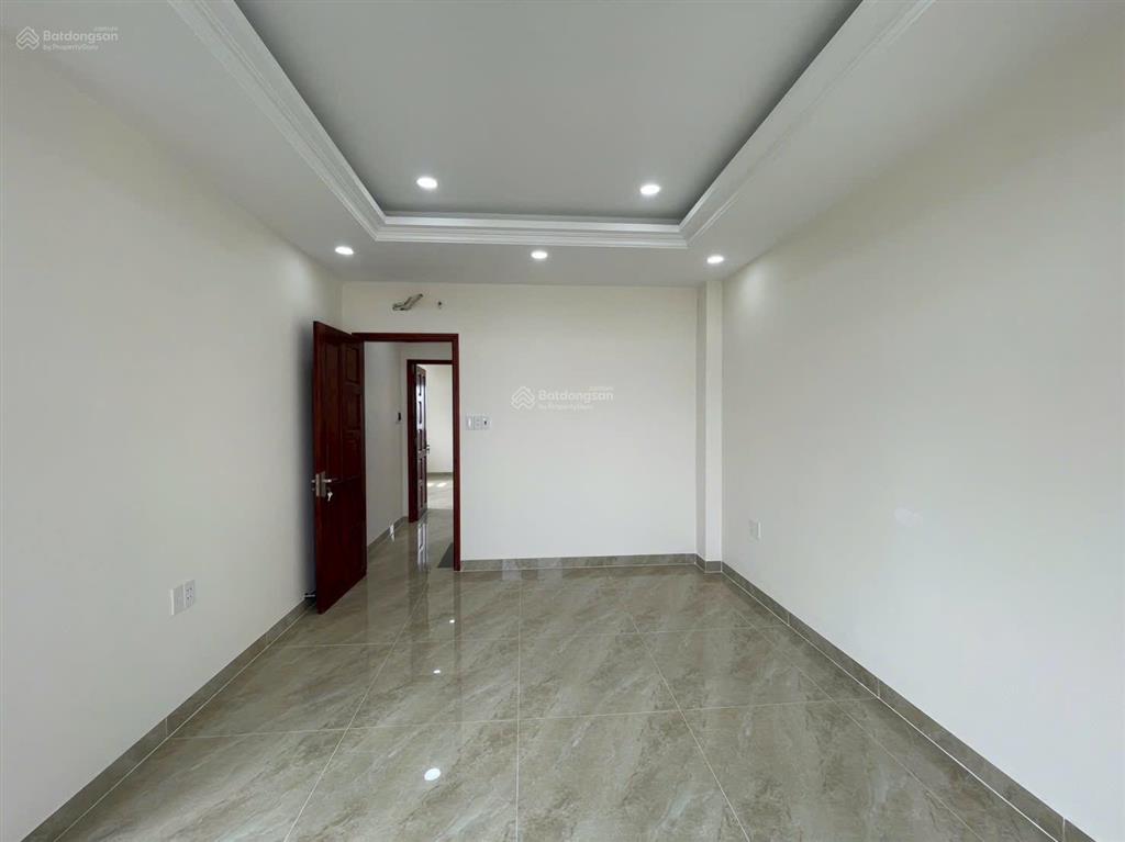 Nhà mới 4 tầng có lửng  ngay chợ hiệp bình  đường rộng  phù hợp ở làm vpct hay cho thuê