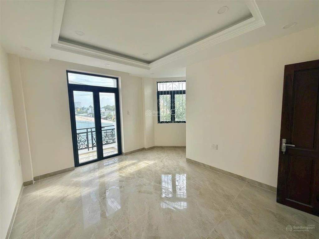 Nhà mới 4 tầng có lửng  ngay chợ hiệp bình  đường rộng  phù hợp ở làm vpct hay cho thuê