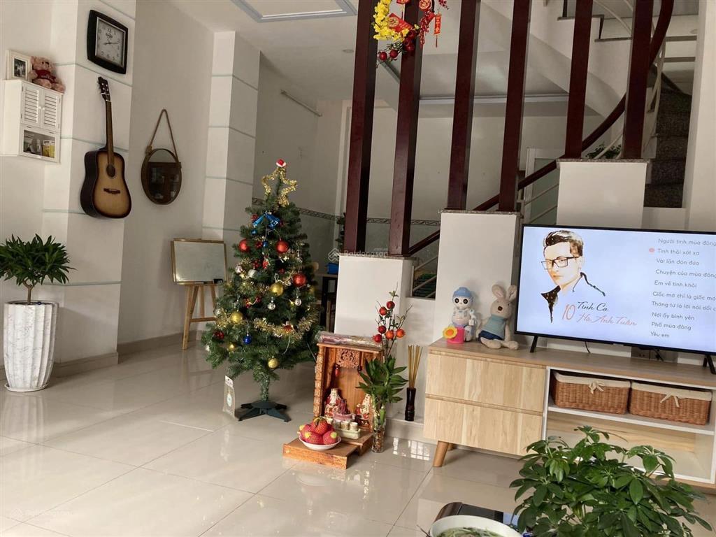 Nhà 3 lầu 5m x 12m, 4pn, 4wc, giá 5,7 tỷ  đối diện kđt vạn phúc