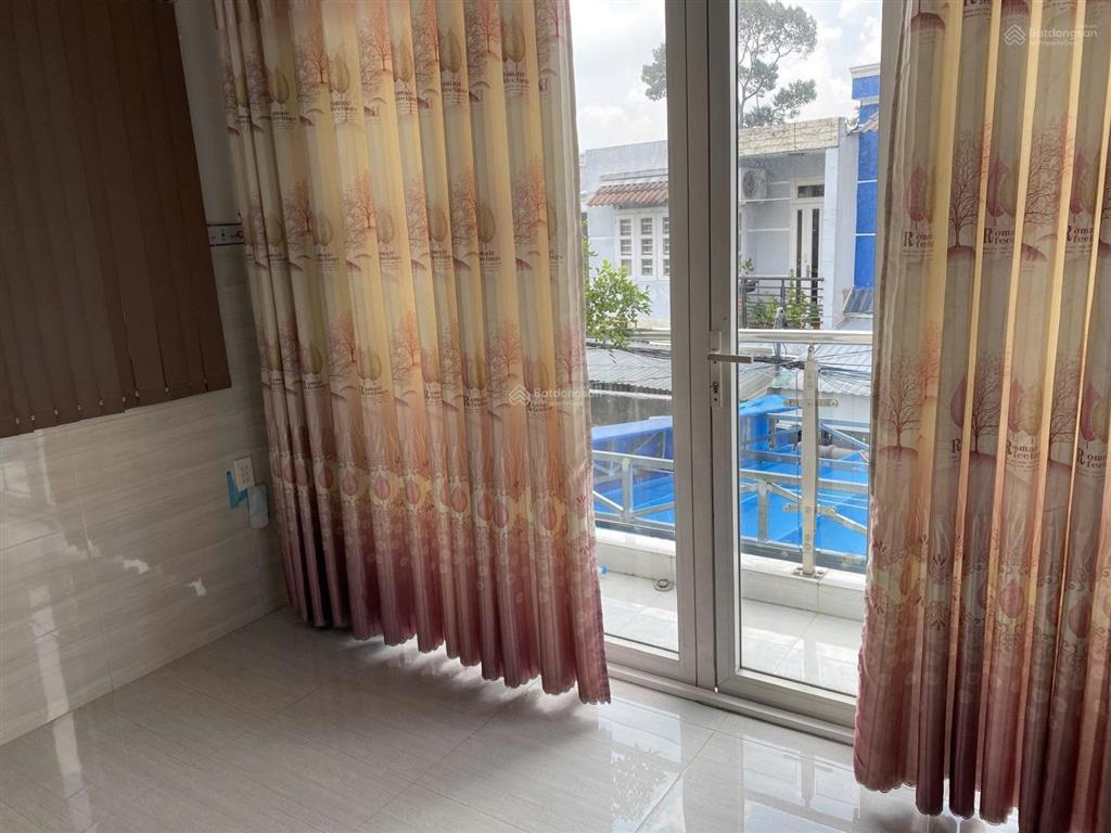 Nhà 3 tầng dt đất 57,6m2  giá 5.5 tỷ  hẻm 3 gác thông  4pn, 3wc  gần đường phạm văn đồng.