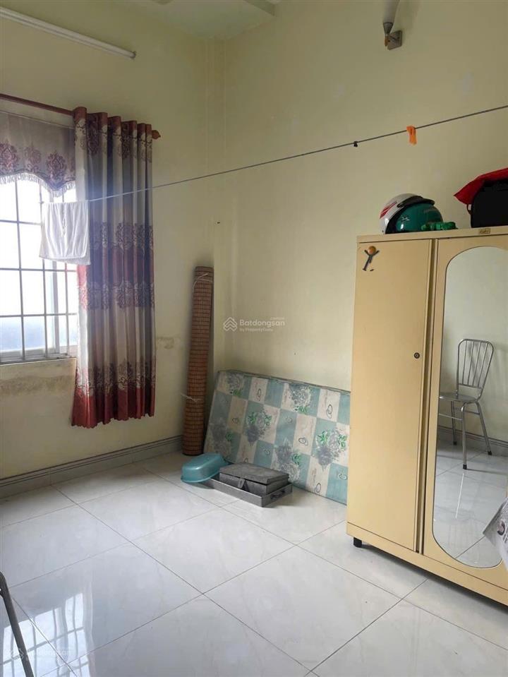 Nhà nguyên căn ngay bến đò linh đông  giá 9tr, 2 pn, 2wc