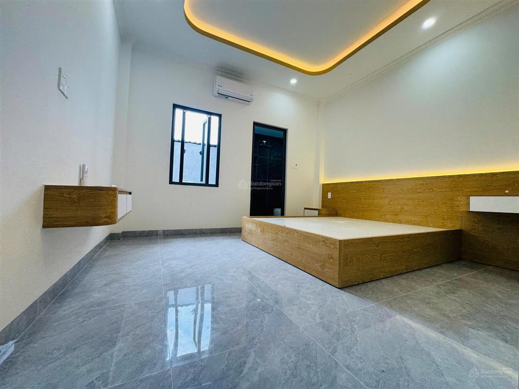 Nhà 3 tầng ngay chợ hiệp bình gần tttm gigamall  4m x 16m full nội thất về ở ngay.