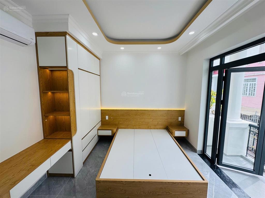 Nhà 3 tầng ngay chợ hiệp bình gần tttm gigamall  4m x 16m full nội thất về ở ngay.