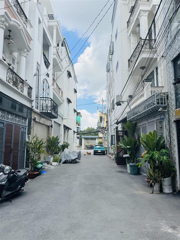 Nhà 4 tầng sân thượng, đường rộng 7m khu nhà đồng bộ, ngay chợ hiệp bình giáp đường phạm văn đồng