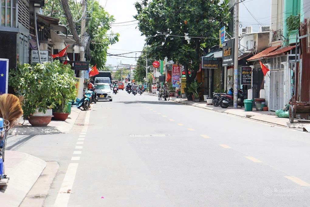Nhà 4 tầng sân thượng, đường rộng 7m khu nhà đồng bộ, ngay chợ hiệp bình giáp đường phạm văn đồng