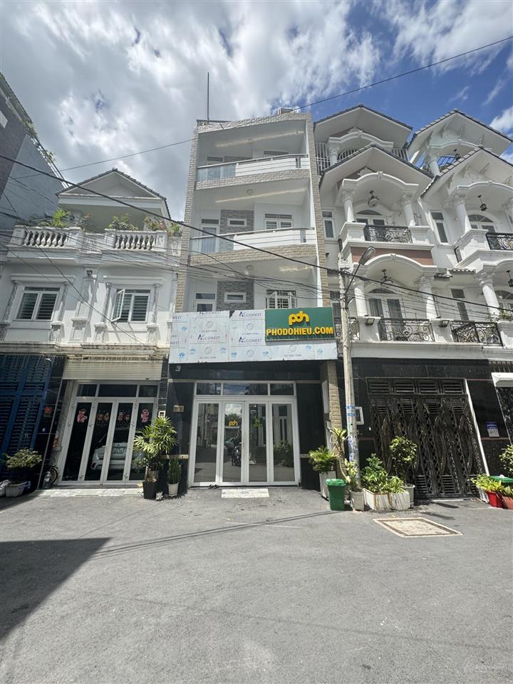 Nhà 4 tầng sân thượng, đường rộng 7m khu nhà đồng bộ, ngay chợ hiệp bình giáp đường phạm văn đồng