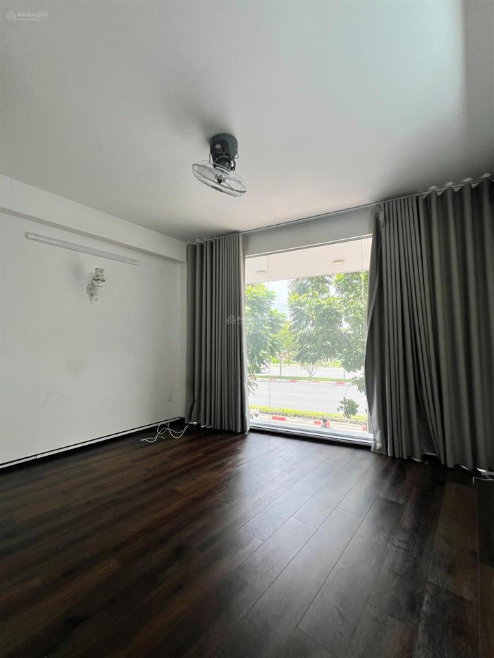 Nhà 5 tầng có hầm mặt tiền phạm văn đồng  giá 23 triệu/tháng, p. hiệp bình chánh