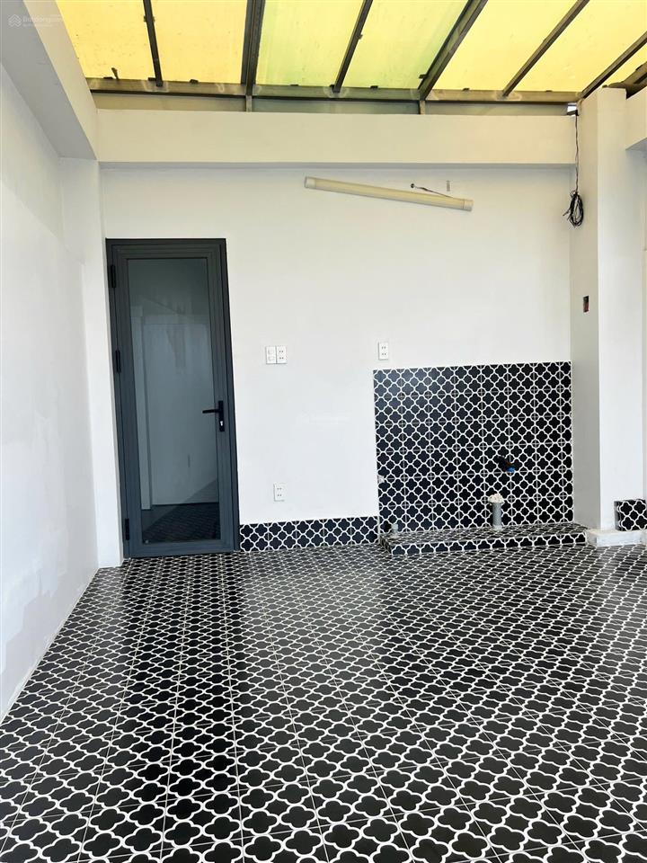 Nhà 5 tầng có hầm mặt tiền phạm văn đồng  giá 23 triệu/tháng, p. hiệp bình chánh
