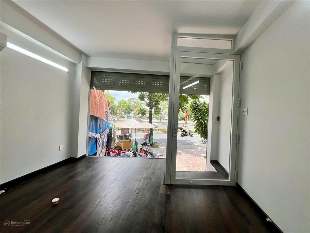 Nhà 5 tầng có hầm mặt tiền phạm văn đồng  giá 23 triệu/tháng, p. hiệp bình chánh