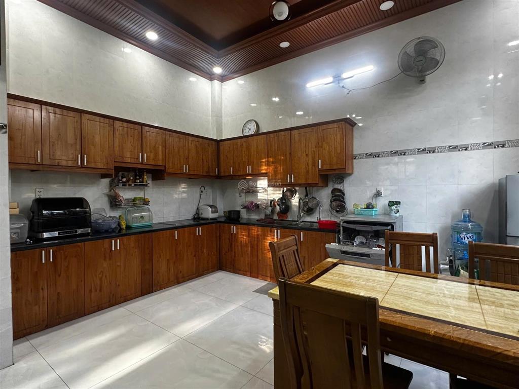 Nhà 4 tầng góc 2 mặt tiền có nt  mặt tiền đường 22 linh đông  giáp đường phạm văn đồng