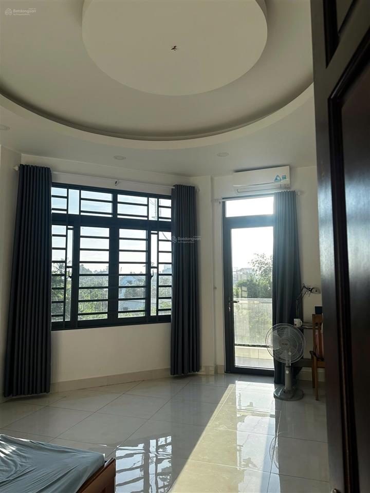 Nhà 4 tầng góc 2 mặt tiền có nt  mặt tiền đường 22 linh đông  giáp đường phạm văn đồng