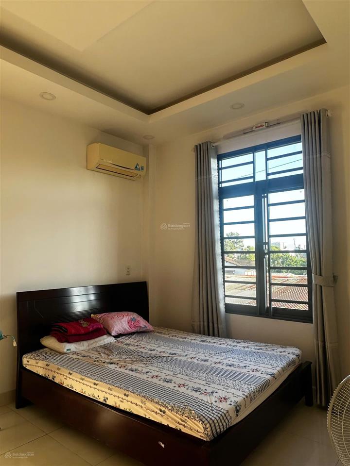 Nhà 4 tầng góc 2 mặt tiền có nt  mặt tiền đường 22 linh đông  giáp đường phạm văn đồng