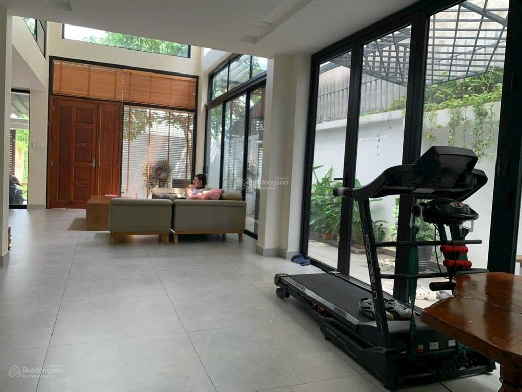 Cho thuê biệt thự 1 trệt 2 lầu áp mái view sông sài gòn 14x15m đường bình lợi
