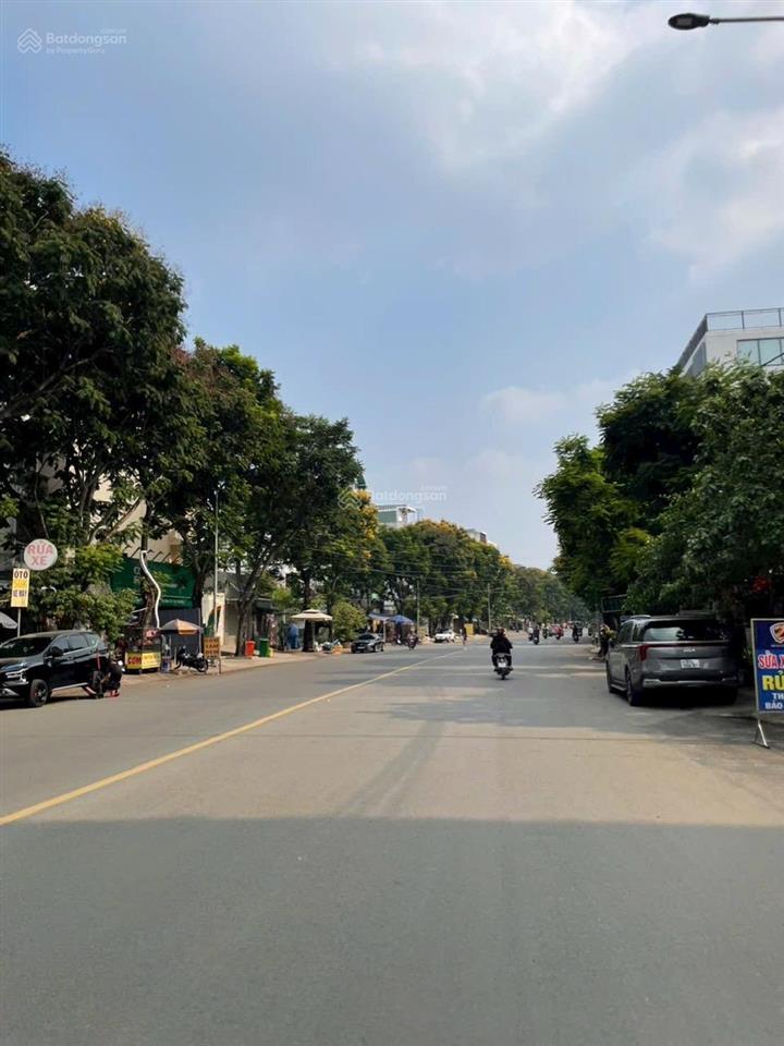 Bán biệt thự (10x20m) 1 trệt 2 lầu áp mái đường đặng thùy trâm p13 bình thạnh 4pn 4wc