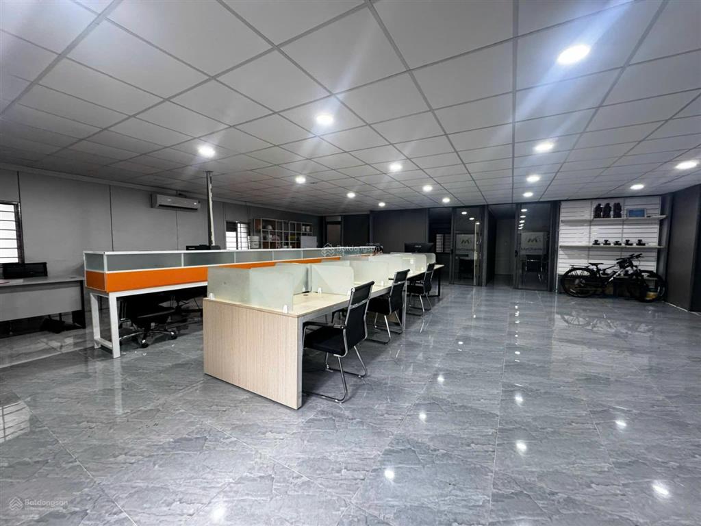 Cho thuê văn phòng kết hợp kho chứa hàng (20x20m) đường đặng thùy trâm full nội thất sẵn