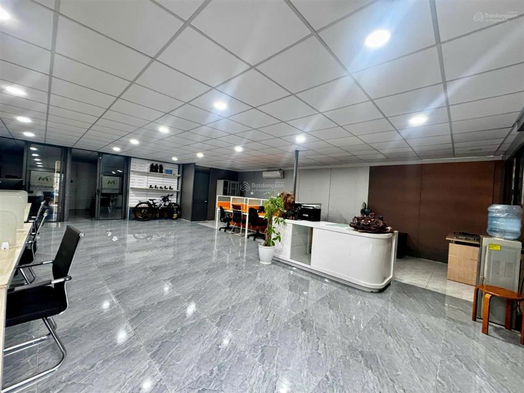 Cho thuê văn phòng kết hợp kho chứa hàng (20x20m) đường đặng thùy trâm full nội thất sẵn