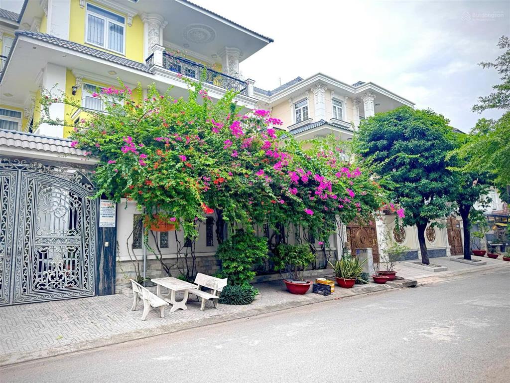 Cho thuê văn phòng kết hợp kho chứa hàng (20x20m) đường đặng thùy trâm full nội thất sẵn