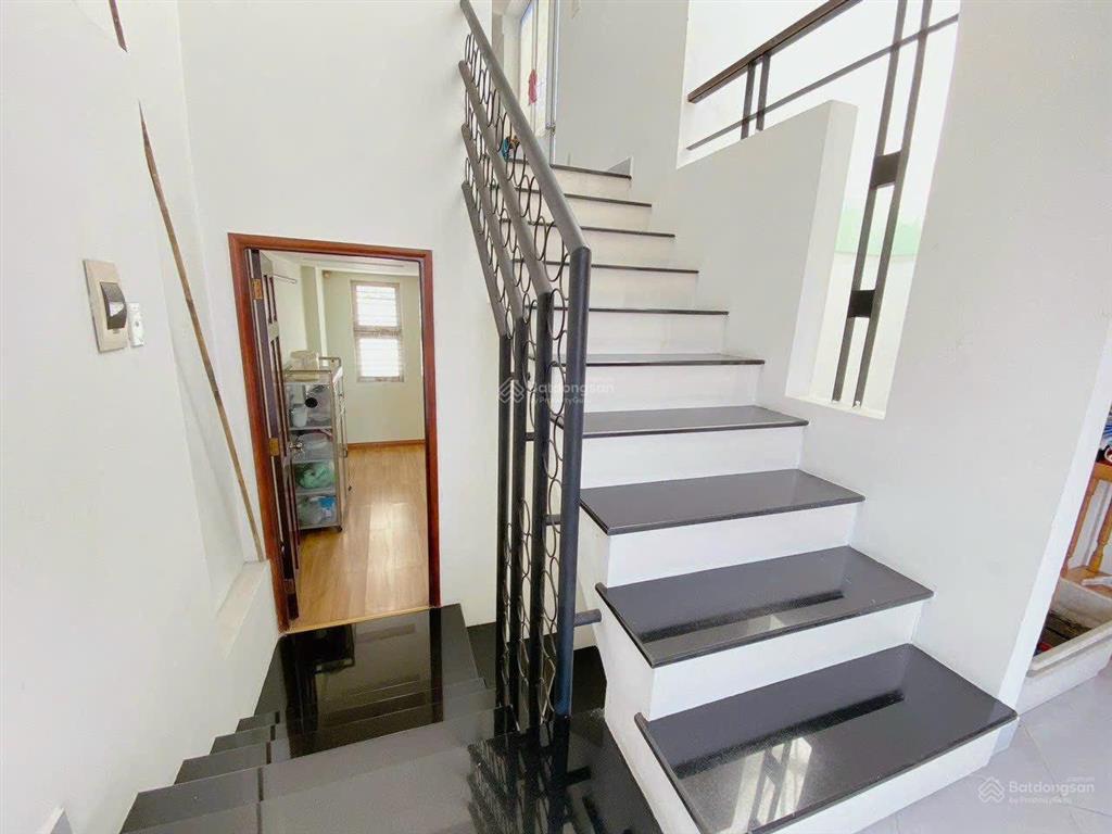 Cho thuê nhà (4x15m) giá 18 triệu đường đặng thùy trâm p13 bình thạnh