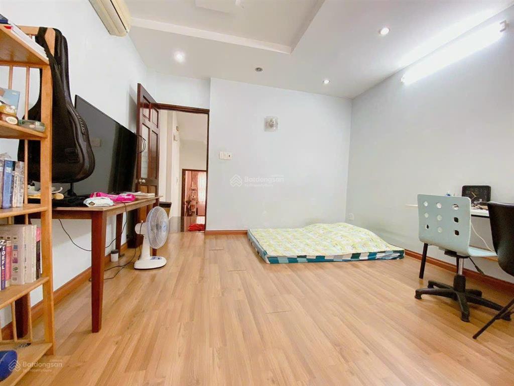 Cho thuê nhà (4x15m) giá 18 triệu đường đặng thùy trâm p13 bình thạnh