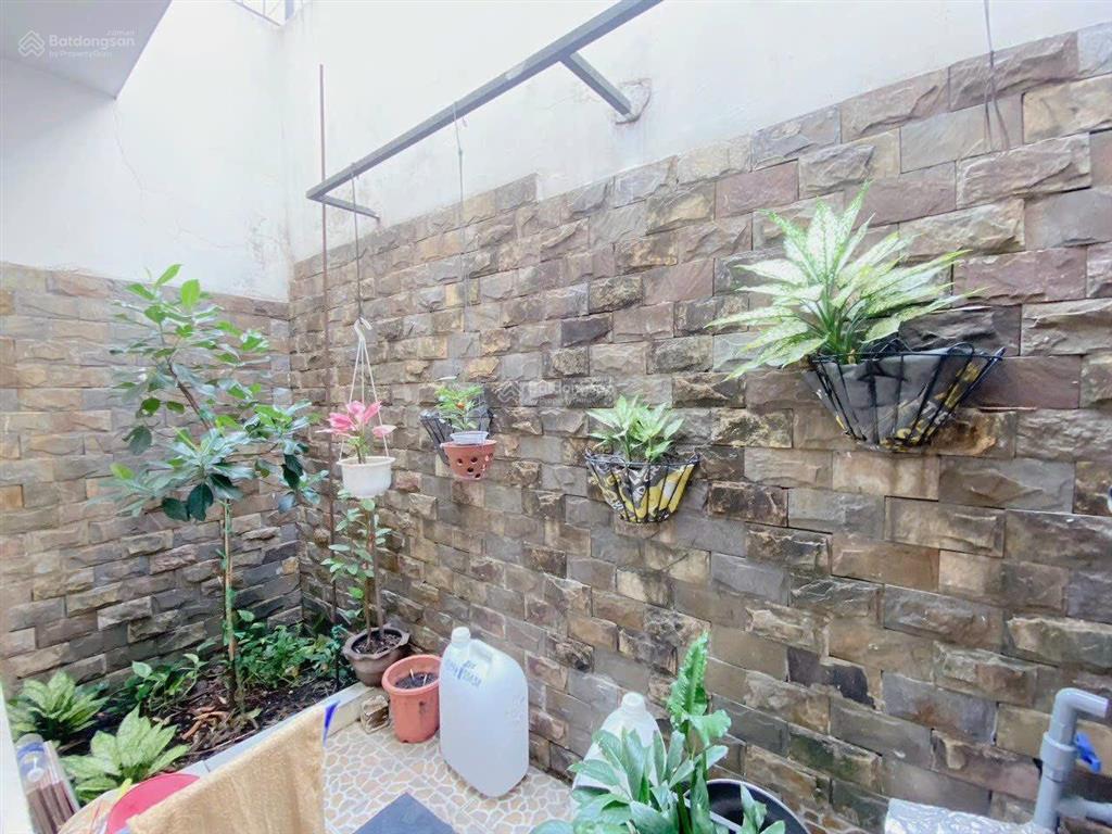 Cho thuê nhà (4x15m) giá 18 triệu đường đặng thùy trâm p13 bình thạnh