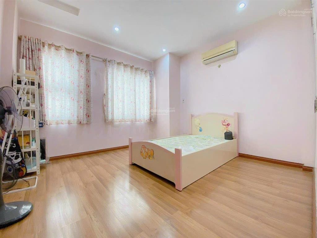 Cho thuê nhà (4x15m) giá 18 triệu đường đặng thùy trâm p13 bình thạnh