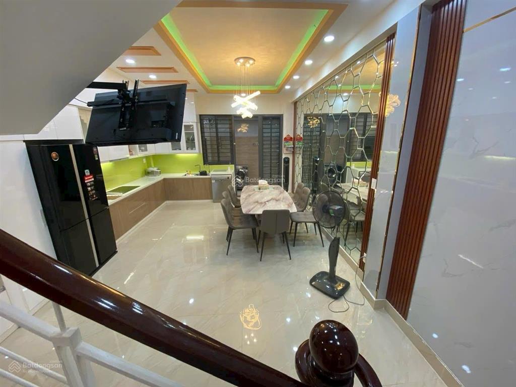 Cho thuê nhà 5x20m đường đặng thùy trâm 3 tầng p13 bình thạnh
