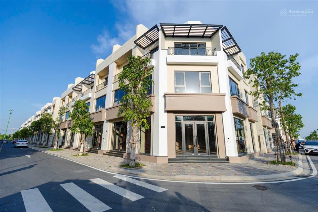 Bán nhà phố trong đô thị vinhomes chỉ 4ty1 (nhà phố 3 tầng đã hoàn thiện mặt ngoài)