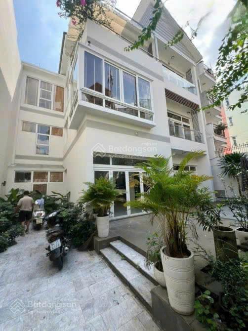 Nhà sân vườn ngang 10m hxh 187 điện biên phủ, đakao, quận 1