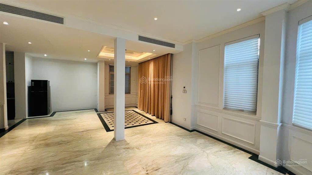 Cho thuê nhà biệt thự đường xe tải  đường 3/2, phường 14, quận 10