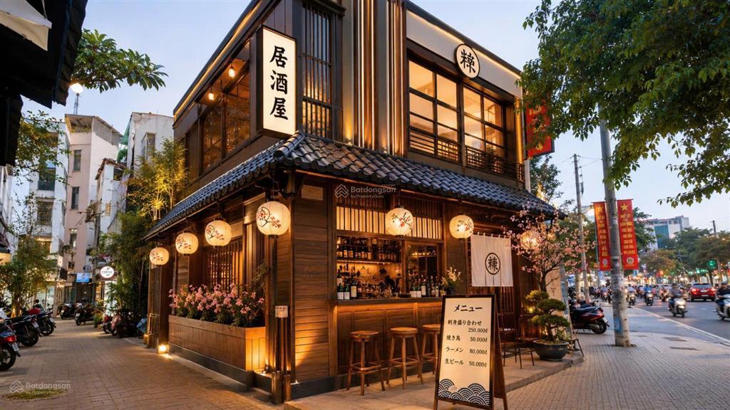 Cho thuê nhà mặt tiền 6769 cách mạng tháng 8, quận 1