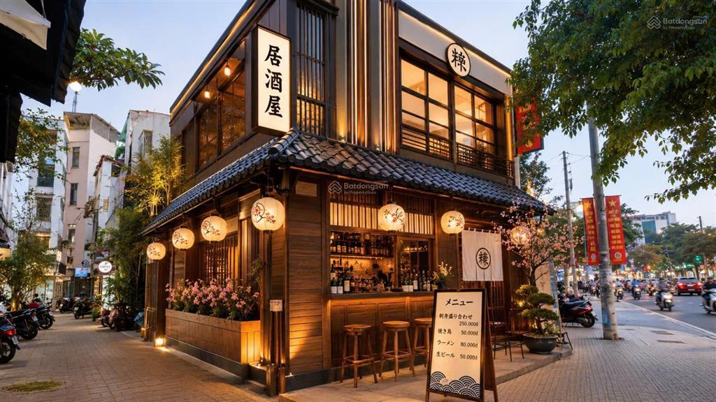 Cho thuê nhà mặt tiền 6769 cách mạng tháng 8, quận 1